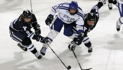 开云体育APP-弗鲁米嫩塞中场安德烈在南美超级杯中发挥关键作用，助球队夺冠