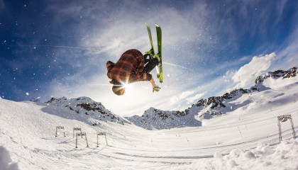 开云体育官网-冠军战队背后的管理秘密：团队建设与战术策略深度揭秘，冠军战队名字