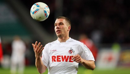 开云体育平台-德甲联赛主场表现尤为出色，球队士气高昂，德甲联赛名称