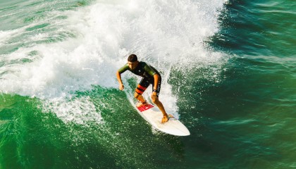 开云APP-全国青少年田径锦标赛，运动员展现超强实力，2020全国青少年田径