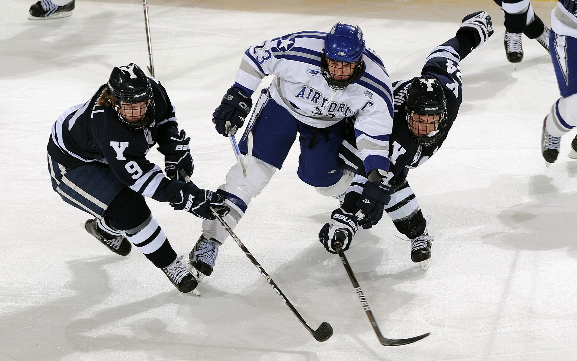 在2019年总决赛第六场，库里一人拿下23分，关键时刻多次砍下关键三分，助勇士夺冠
