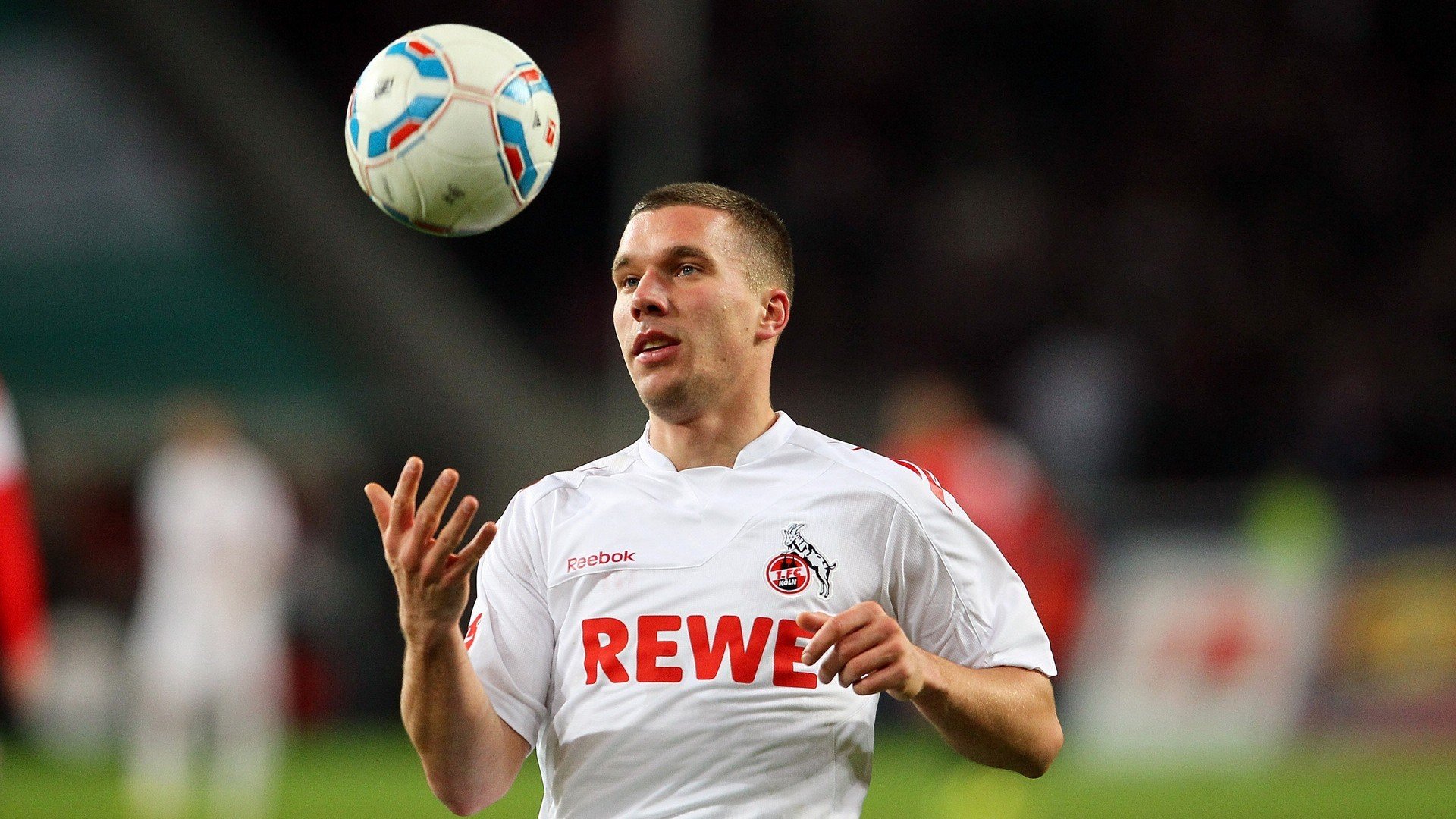 德甲联赛主场表现尤为出色，球队士气高昂，德甲联赛名称