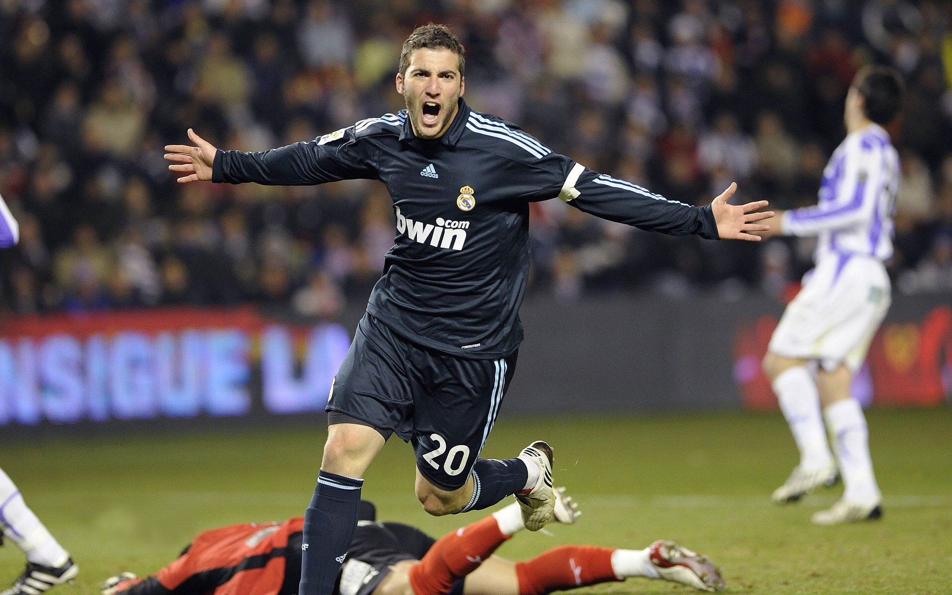 英超：曼城4-1战胜埃弗顿，哈兰德又中两元，曼城4_0